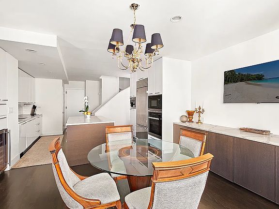 4th image of 30 E 76th St #8/9A