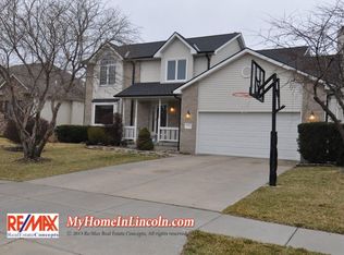 5929 Arrowwood Rd, Lincoln, NE 68526