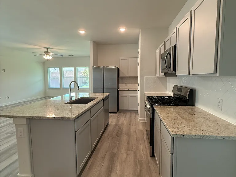 1454 Everett Gardens Way — Photo 3