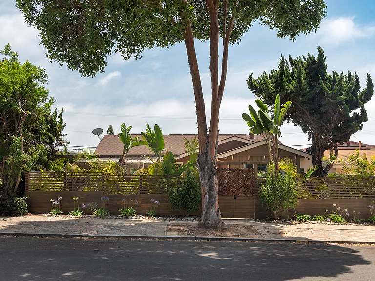 1263 Tourmaline St — Photo 3