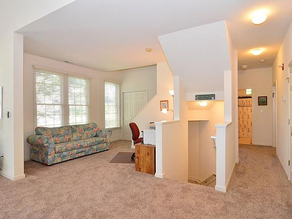 3rd image of 116D Willow Oak Ave