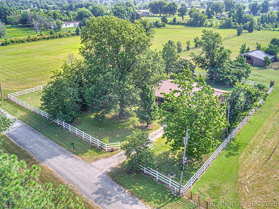 3rd image of 36087 S 4205th Rd