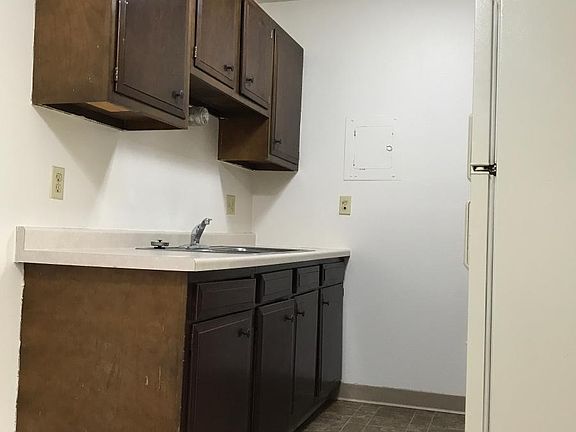 4th image of 101 5th St E APT 11