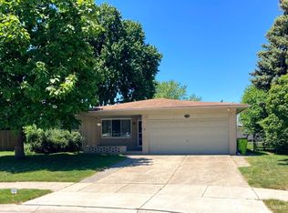 35405 Witt Ct, Sterling Heights, MI 48312