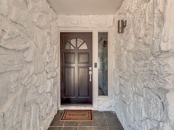 5th image of 5215 E Beck Ln