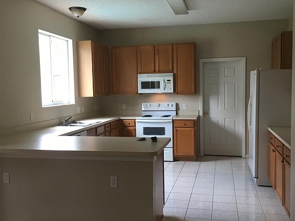 4th image of 4422 Philadelphia Cir