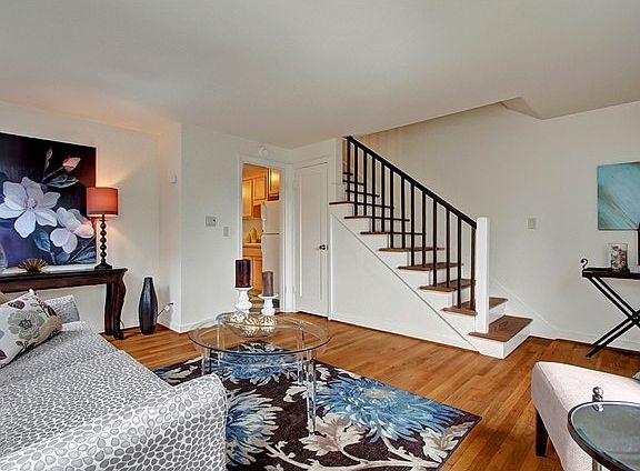 3rd image of 3018 31st Ave W #A