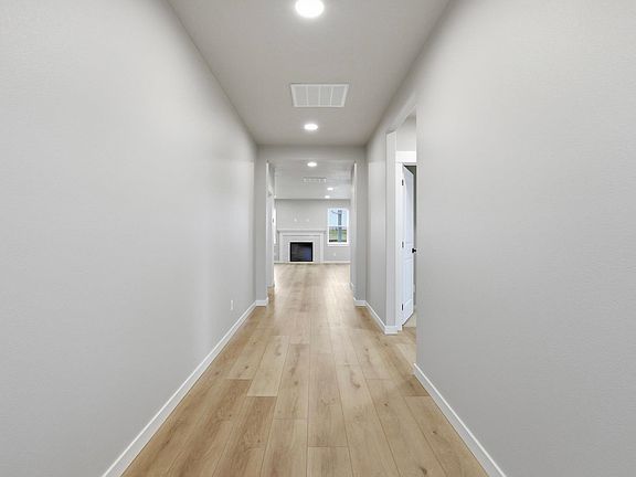 2nd image of 2406 Annie Pl