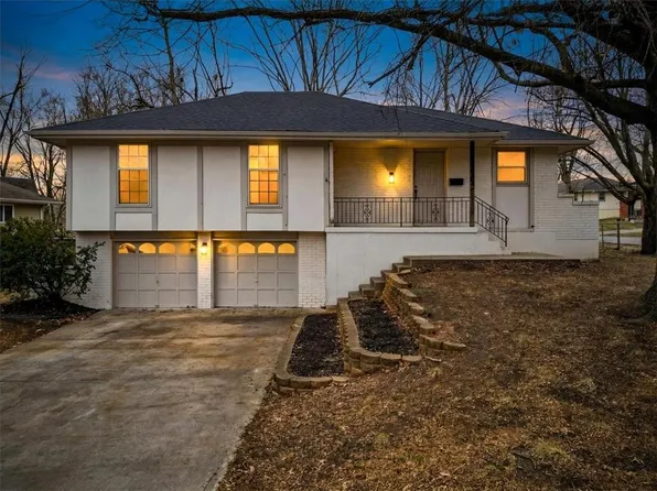 13300 Palmer Ave, Grandview, MO 64030