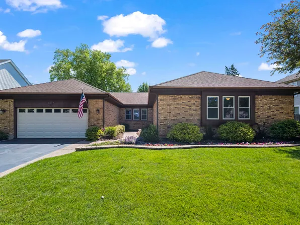 4017 N Walnut Ave, Arlington Heights, IL 60004