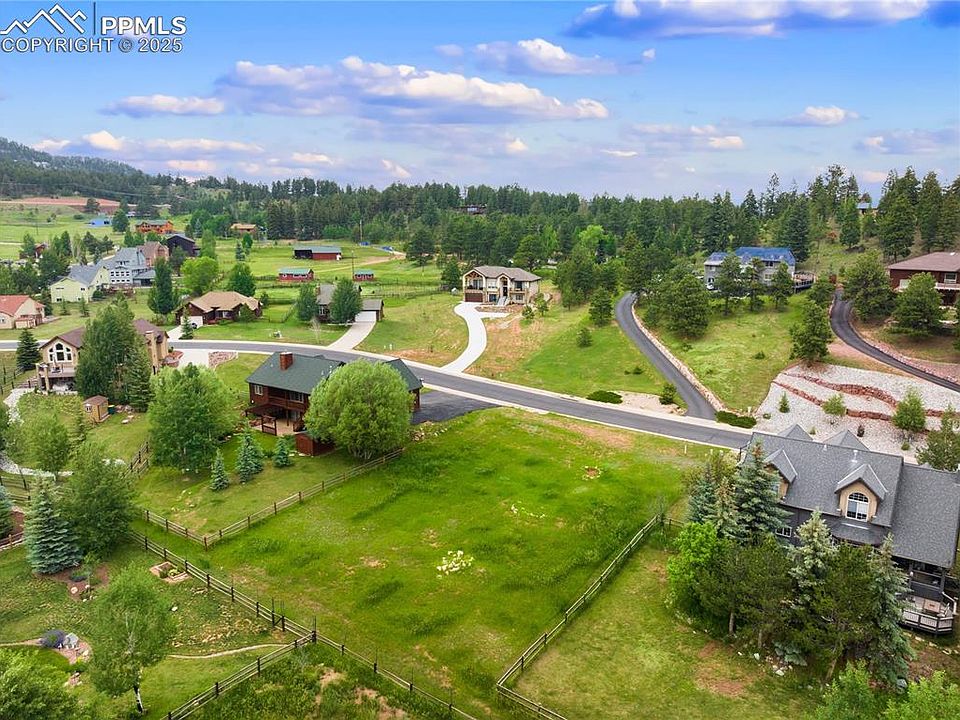 1st image of 415 Gray Horse Cir