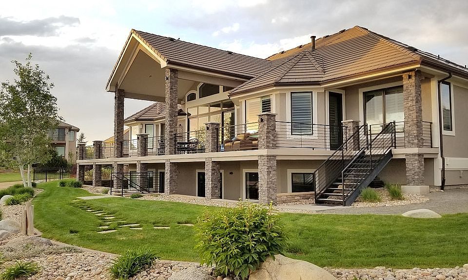 2nd image of 465 Harbor Ct