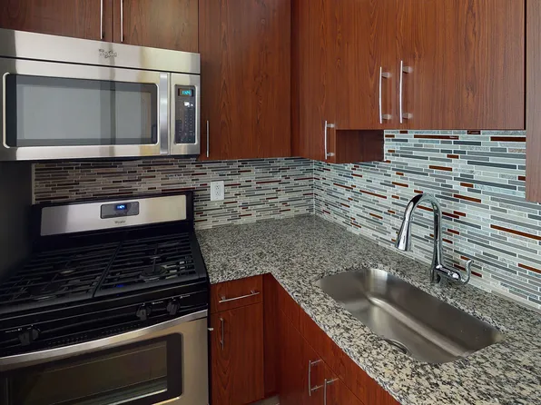 120 W. 21st image 1 of 9