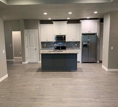 3rd image of 901 Briarwood Pl