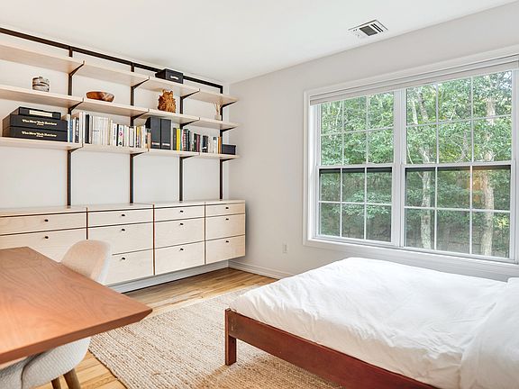 5th image of 32 Gardiners Ln