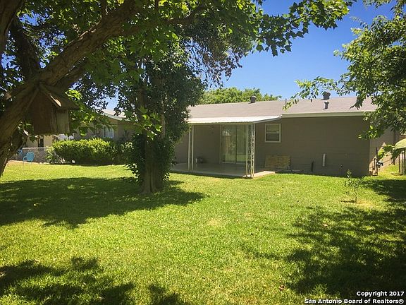 3rd image of 343 Waxwood Ln