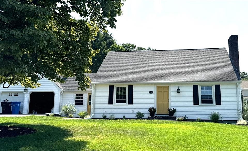 1st image of 14 White Hill Ln