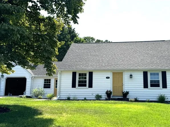 14 White Hill Ln, Cumberland, RI 02864