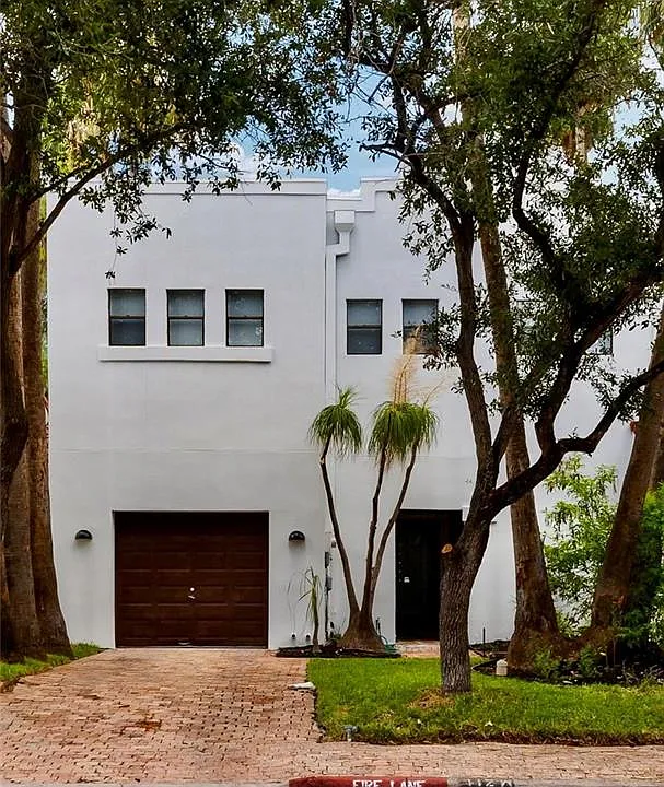 112 W Shasta Ave