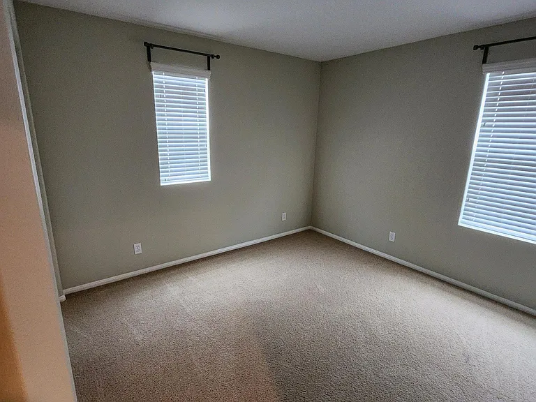 969 S Bluff Rd — Photo 24