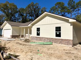 8 Prospect St, Freeport, FL 32439