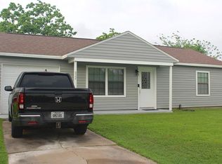 822 W 10th St, Freeport, TX 77541