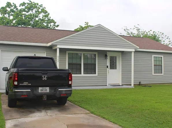 822 W 10th Street, Freeport, TX 77541