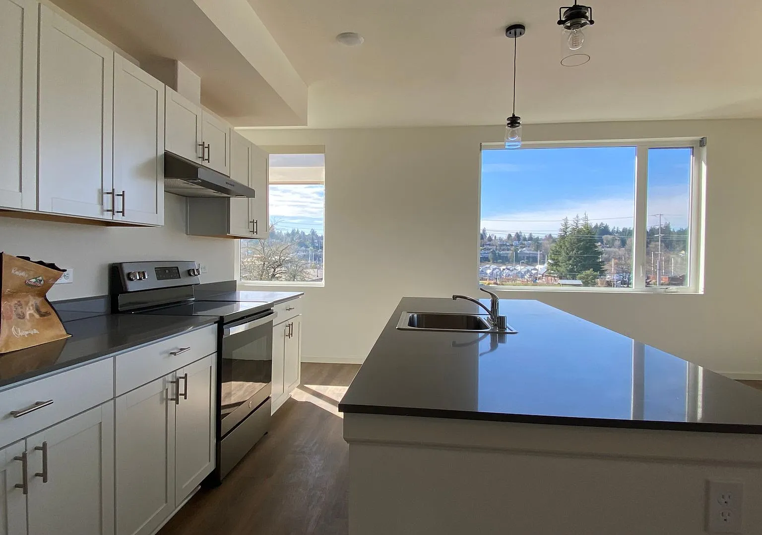 Market Flats Apartment Building — Photo 1