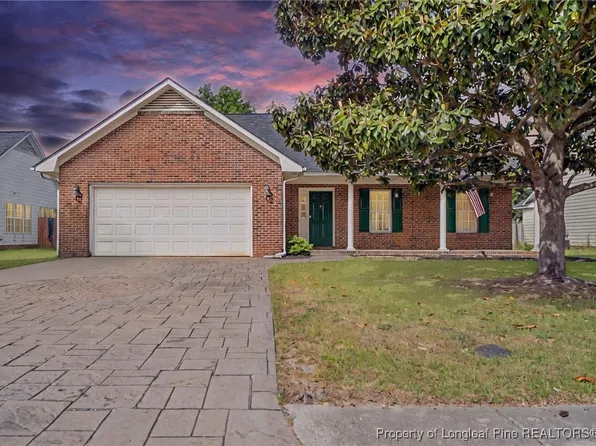 1010 Kenan Dr, Hope Mills, NC 28348