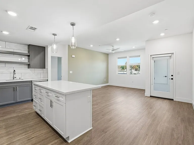 Cierra Apartments — Photo 29