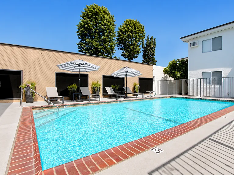 Terraces at Tarzana | 5931 Reseda Blvd — Photo 11