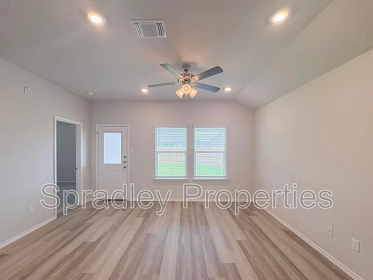 2215 Turmeric Ct — Photo 3
