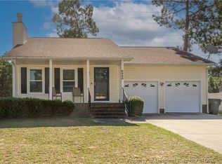 3525 Chaucer Dr, Hope Mills, NC 28348