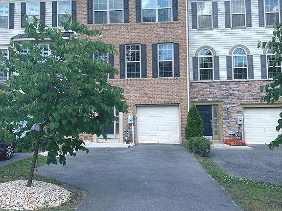 2nd image of 8204 Carinoso Way