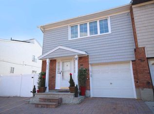 994 Arthur Kill Rd, Staten Island, NY 10312