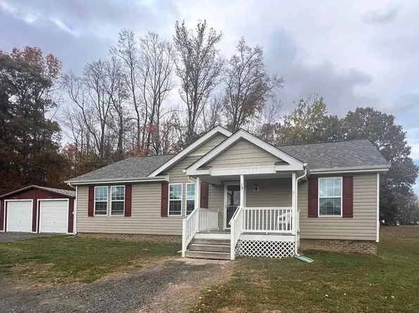 15 Fannies Ln, Fredericksburg, VA 22405