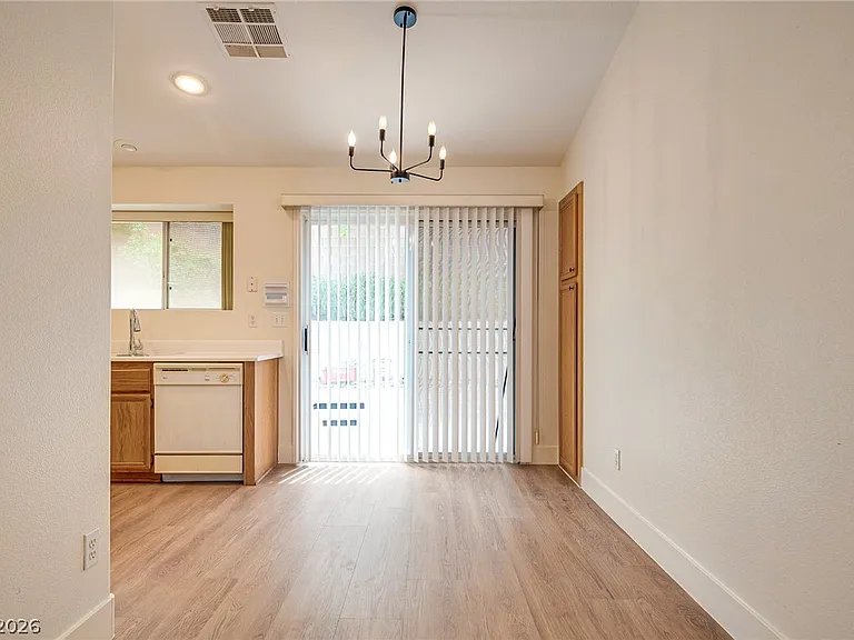 9829 Panorama Cliff Dr — Photo 6