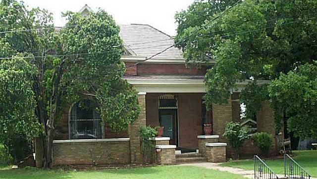 1st image of 825 S Price Ave