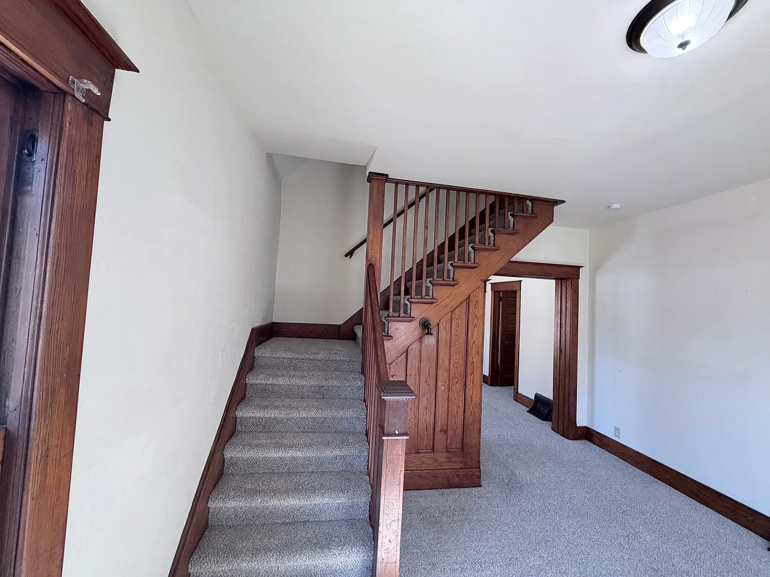 3 bed, 1.5 bath, 1099 sqft, $1,550 — Photo 4