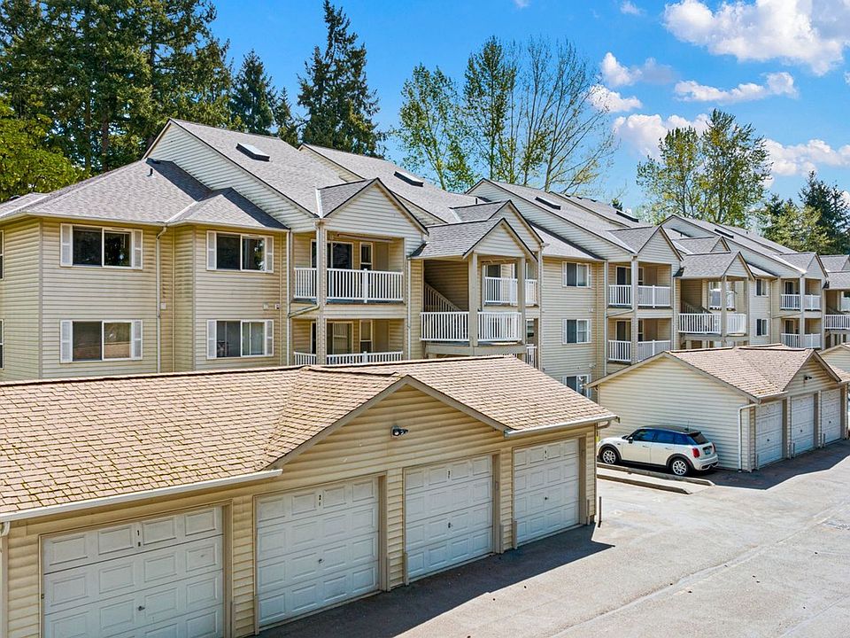 Sammamish River Apartments