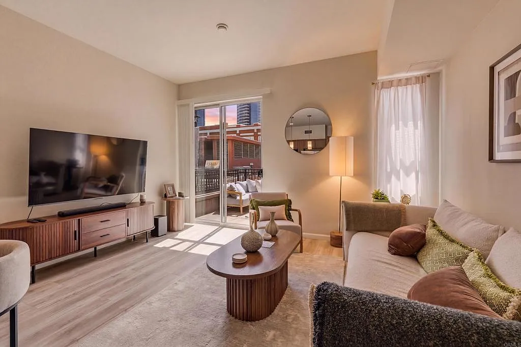 Studio, 483 sqft, $3,249 — Photo 3