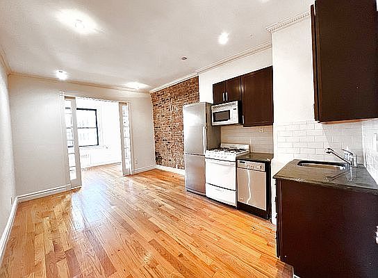 2nd image of 242 E 75th St APT 4B
