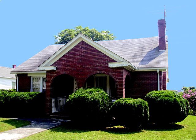 2nd image of 303 Staples Ave