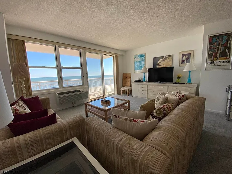 9400 Atlantic Ave #913 — Photo 6