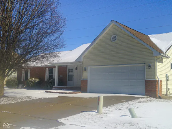 3025 Fox Ridge Dr, Columbus, IN 47203