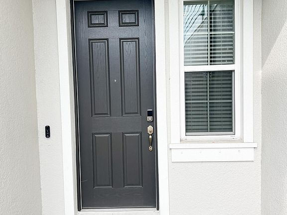4th image of 1643 Eagle Creek Dr