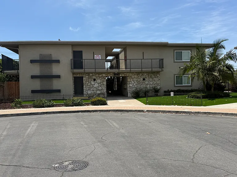 16141 Ganges Ln — Photo 8