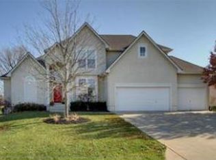 3023 S Redtail Dr, Blue Springs, MO 64015