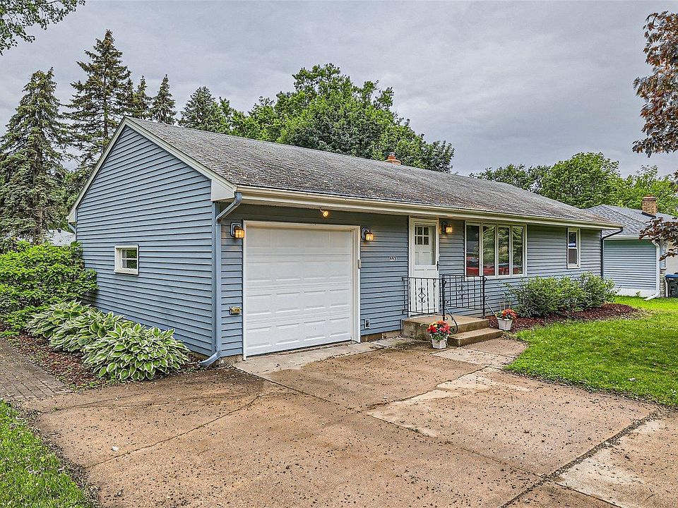 1st image of 992 Ryan Ave W