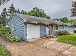 992 Ryan Ave W, Roseville, MN 55113